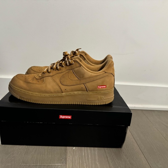 Supreme Tan Sneakers - Picture 4 of 4